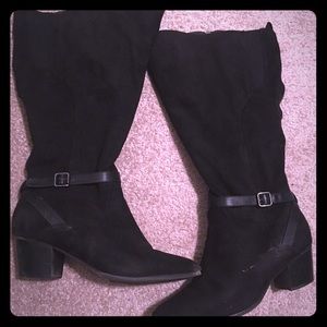 Avenue faux suede mid calf heeled boots!
